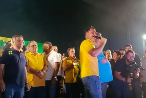 Com presença de Flávio Bolsonaro, Álvaro Dias oficializa filiação ao PL