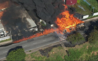 Imagens de drone mostram momento em que caminhão-tanque explode e atinge fiação elétrica em Sorocaba