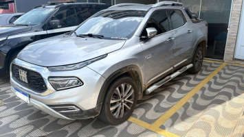 Homem é preso com carro roubado e adulterado na Castello Branco em Boituva