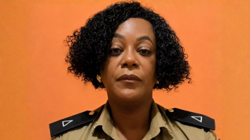 Primeira PM trans de MG se aposenta após 31 anos de serviço: 'Pessoas trans precisam apenas de oportunidade'